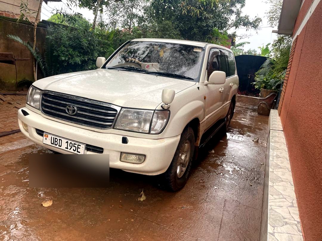 Toyota Land Cruiser front view for rental